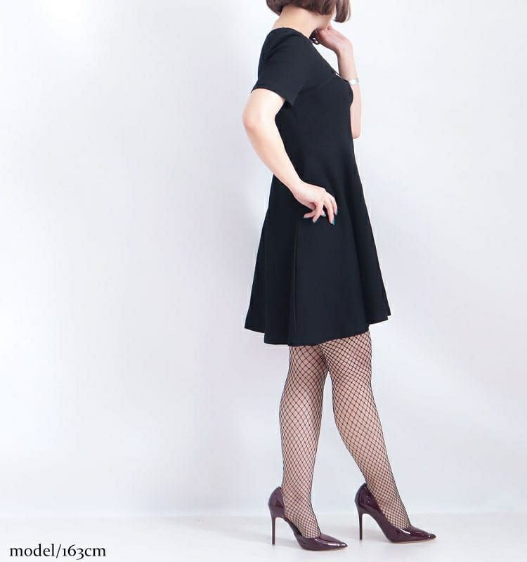 大きいサイズ レディース 胸元カッティング入りフレアワンピース　jp330