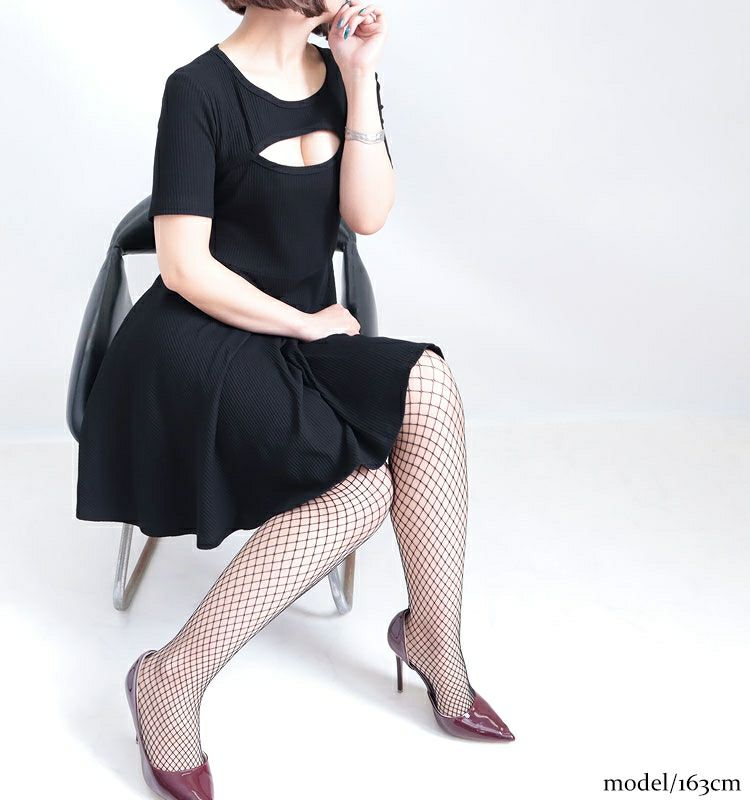 大きいサイズ レディース 胸元カッティング入りフレアワンピース　jp330