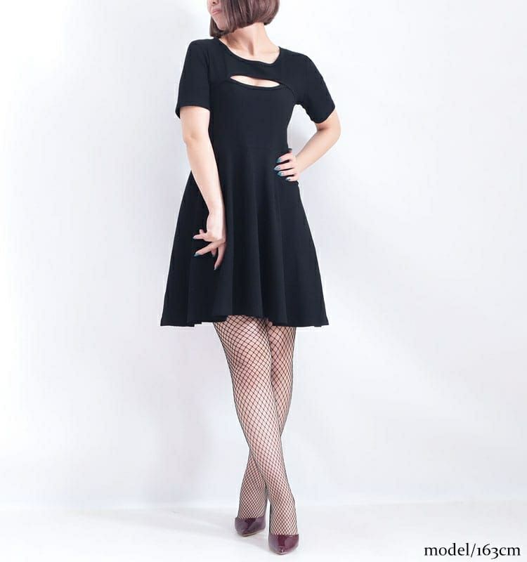 大きいサイズ レディース 胸元カッティング入りフレアワンピース　jp330