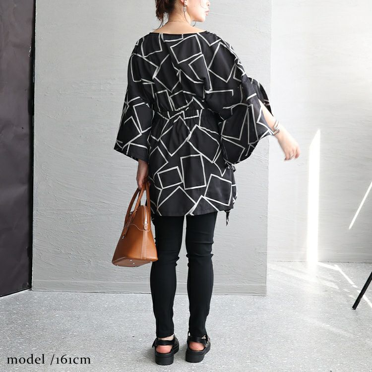 大きいサイズ レディース スクエア柄刺繍チュニック　u2-0077