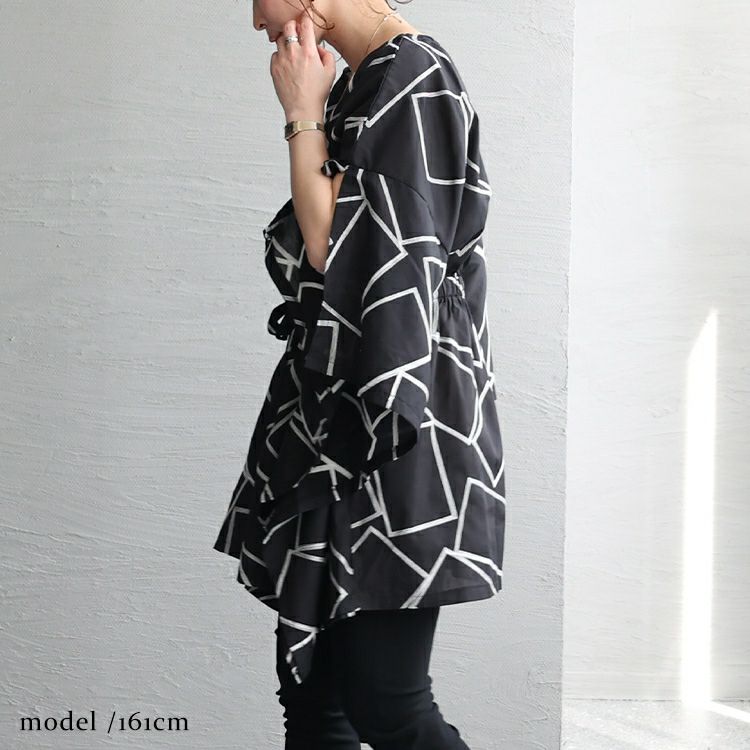 大きいサイズ レディース スクエア柄刺繍チュニック　u2-0077