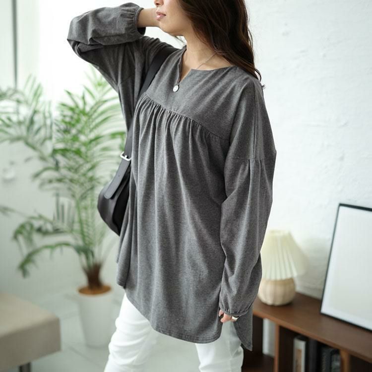 大きいサイズ レディース 切替えギャザープルオーバー　bai-0145 チャコール