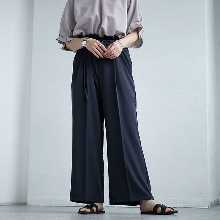 大きいサイズ レディース 細ベルト付きセンタープレスワイドパンツ　fem-468 ネイビー