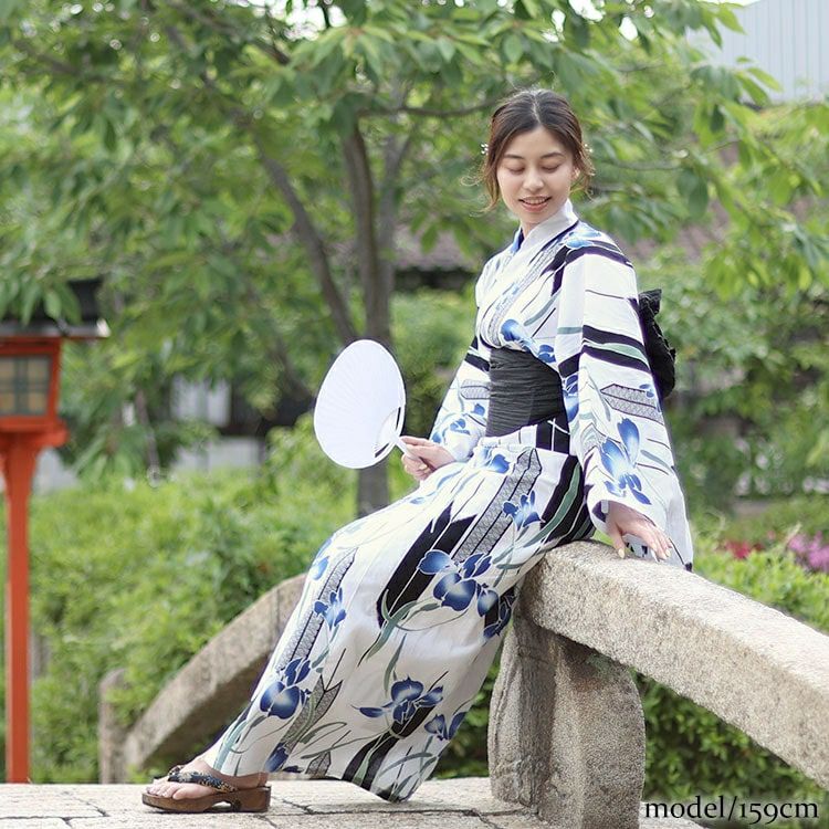 大きいサイズ レディース 矢羽根にあやめ柄上下セパレート浴衣＆結び帯