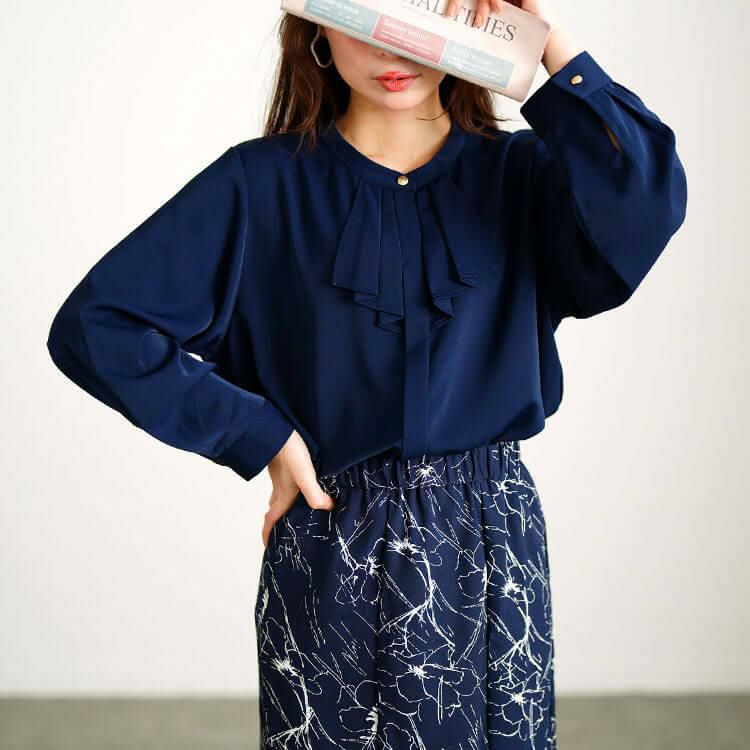 大きいサイズ レディース タックラッフルストレッチブラウス　cpdai-640715 ネイビー