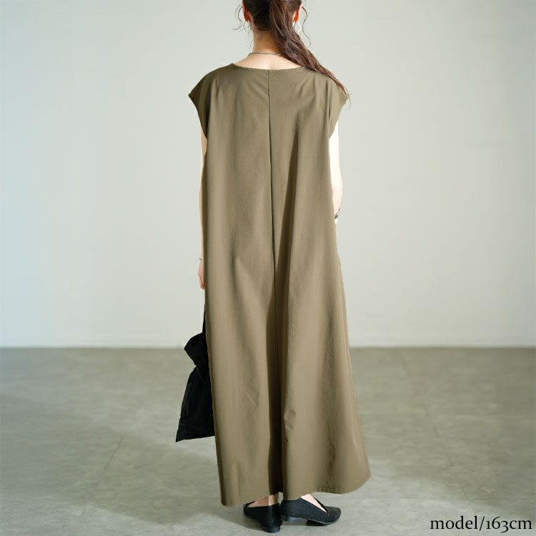 大きいサイズ レディース 軽量ノースリーブマキシワンピース　maru-30121