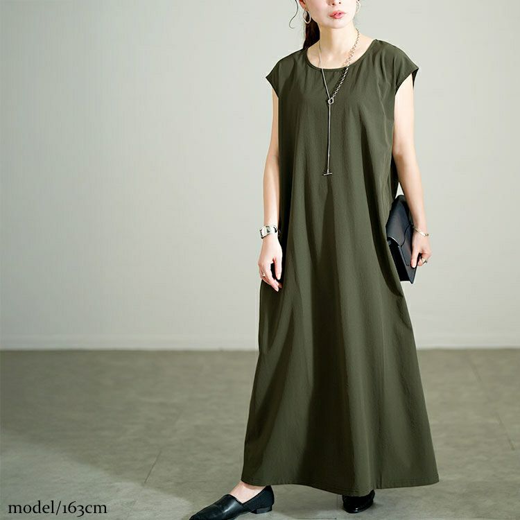 大きいサイズ レディース 軽量ノースリーブマキシワンピース　maru-30121