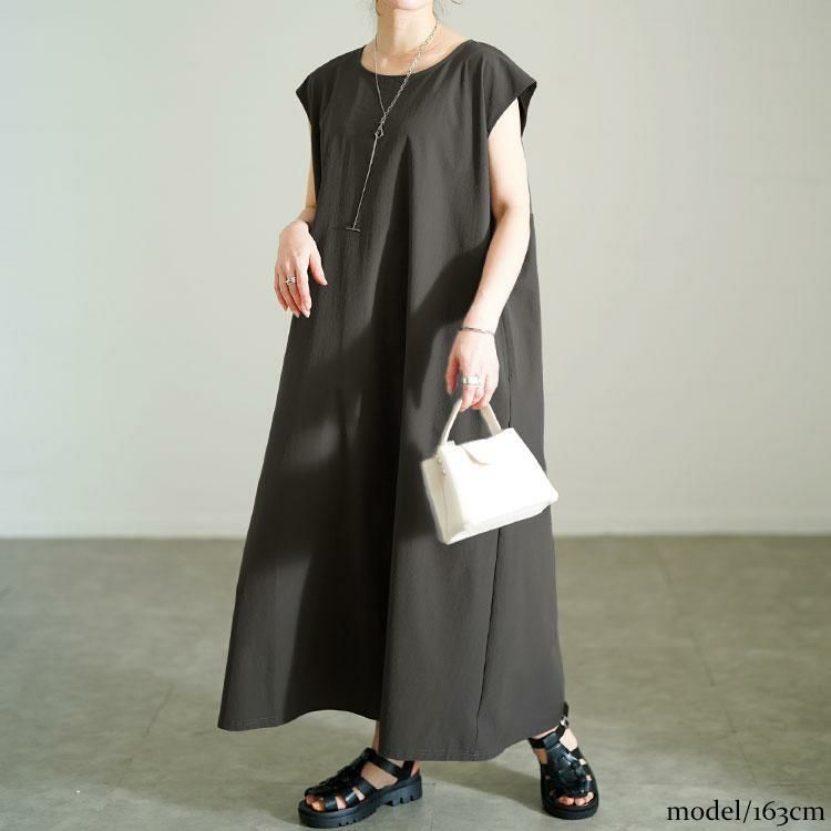 大きいサイズ レディース 軽量ノースリーブマキシワンピース　maru-30121 チャコール