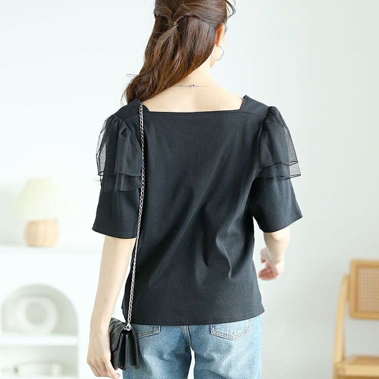 大きいサイズ レディース 肩フリルシャーリングハートネックトップス　zibo-526951 【メール便可】