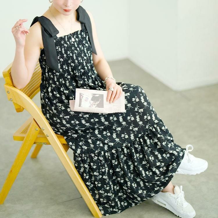 大きいサイズ レディース 花柄肩リボンシャーリングワンピース　tani-36849ll ブラック