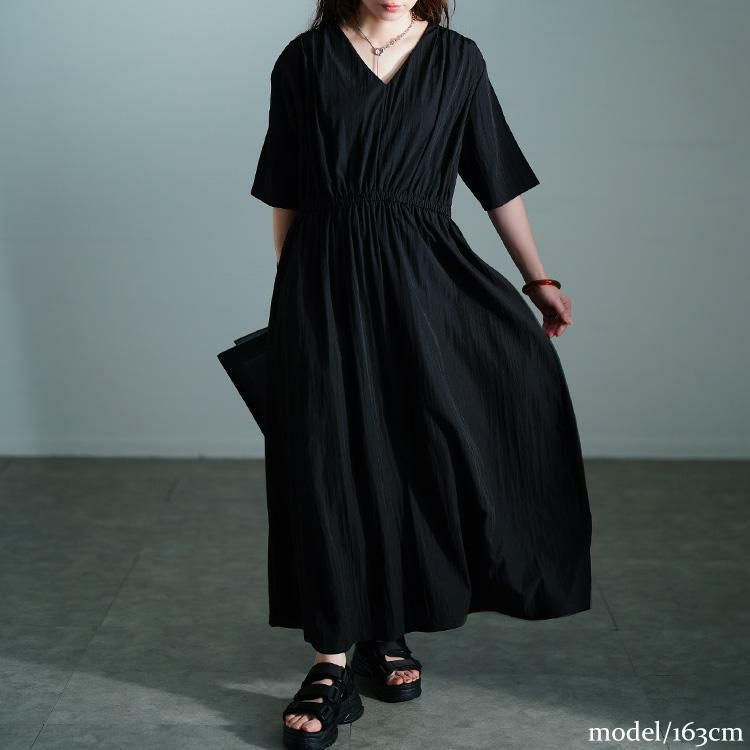 大きいサイズ レディース 接触冷感ギャザーショルダーワンピース　maru-30171 ブラック
