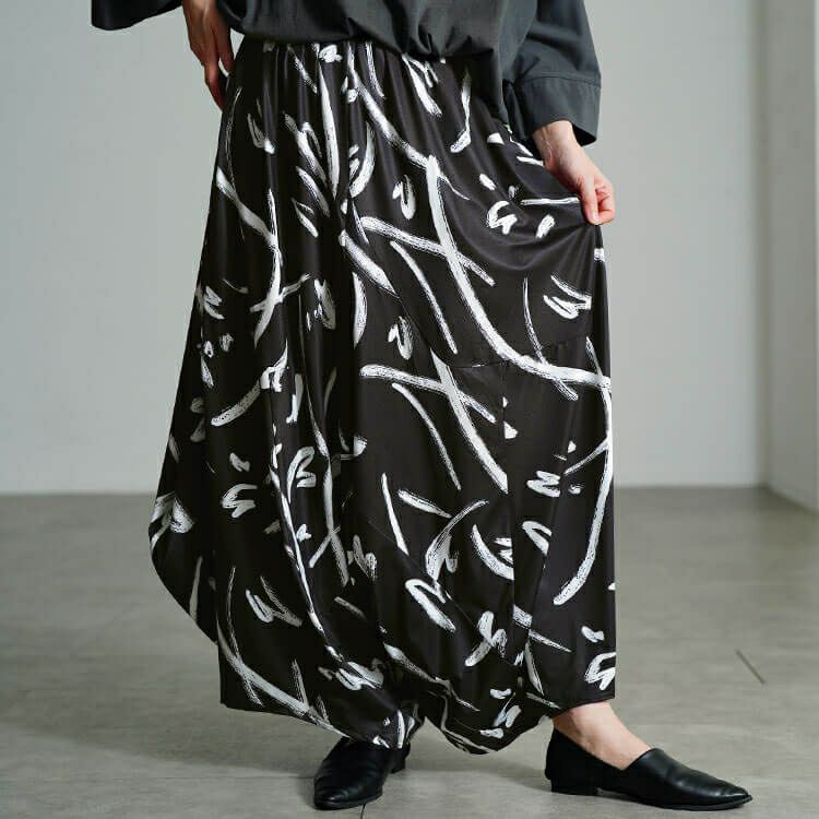 大きいサイズ レディース ペイント柄変形ワイドパンツ　sw-0820
