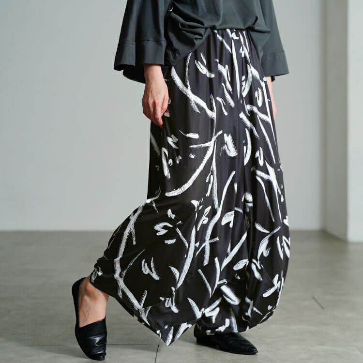 大きいサイズ レディース ペイント柄変形ワイドパンツ　sw-0820