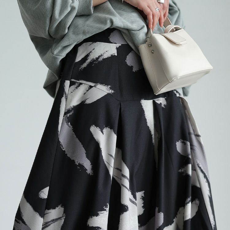 大きいサイズ レディース アート柄タックバルーンスカート