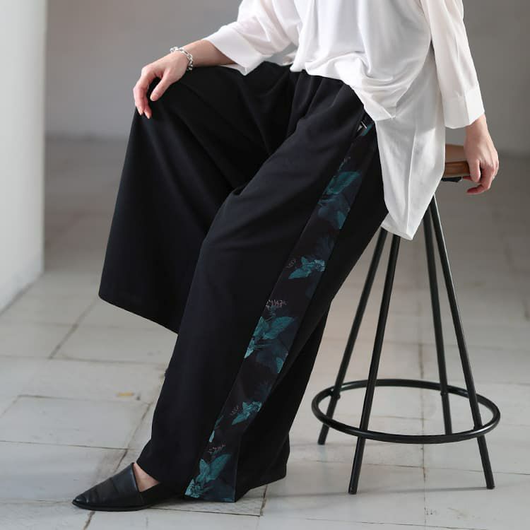 大きいサイズ レディース 花柄サイドラインワイドパンツ ブラック